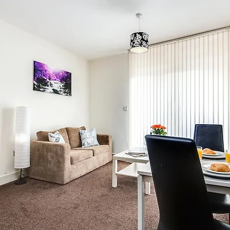 Central Park Apartment *